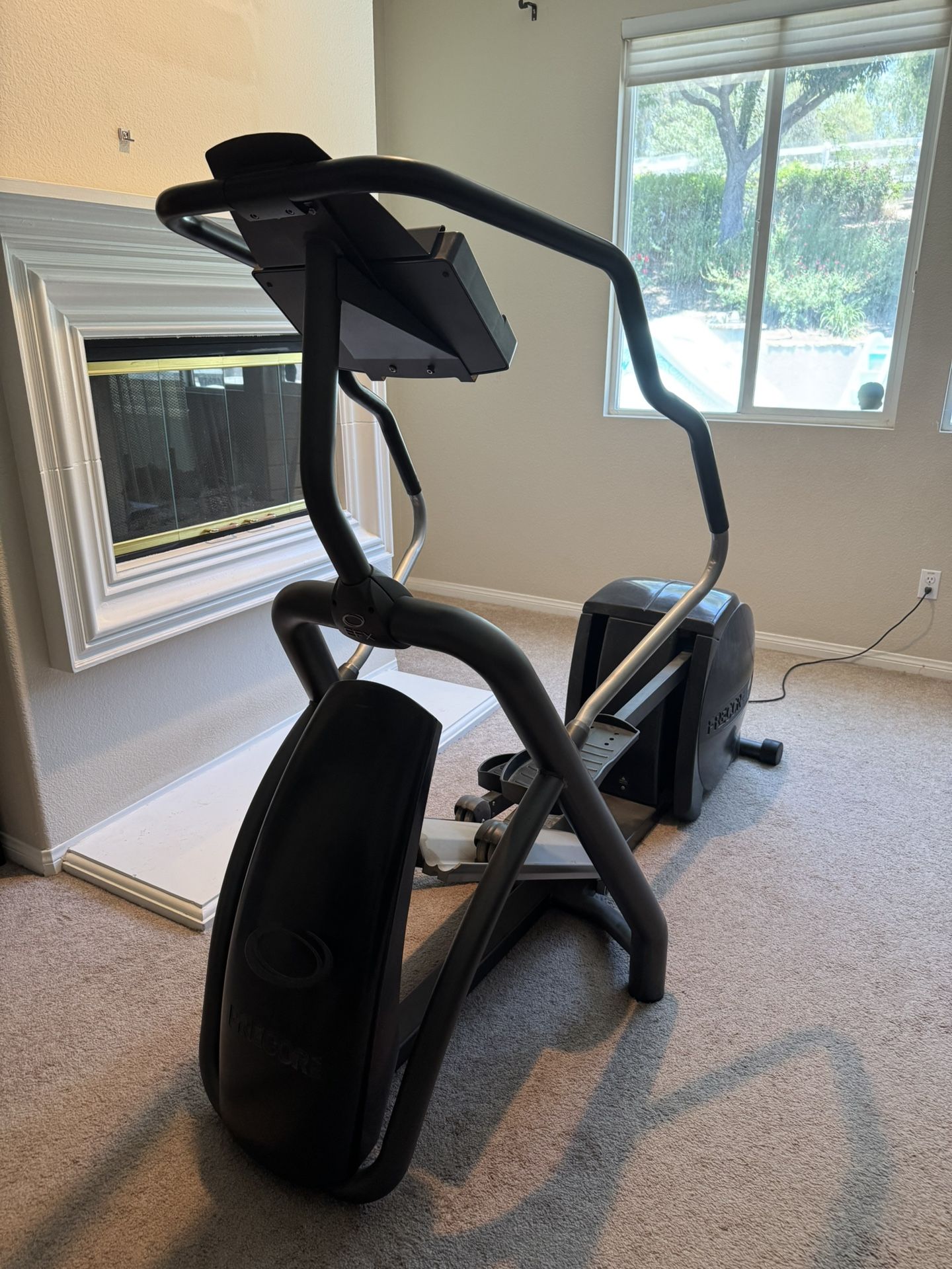 Precor EFX546 Elliptical Trainer