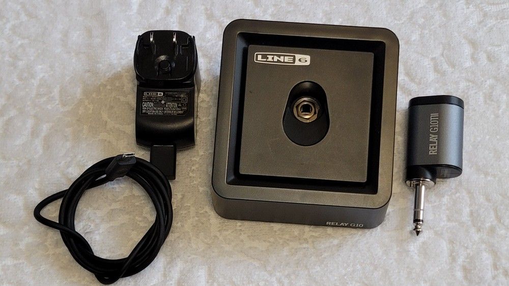 2 LINE 6 RELAY G10TII AND LINE 6 RELAY G10 DIGITAL WIRELESS GUITAR SYSTEM BLACK COLOR.