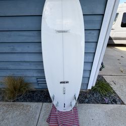 Modern Highline Surfboard 6’2”