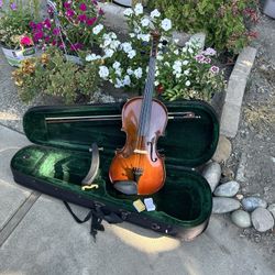 Viola Full Size 16. Gorgeous.