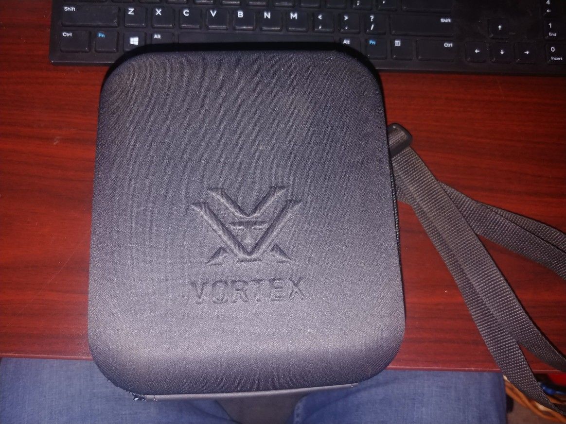 Vortex bino Case w/Assecories