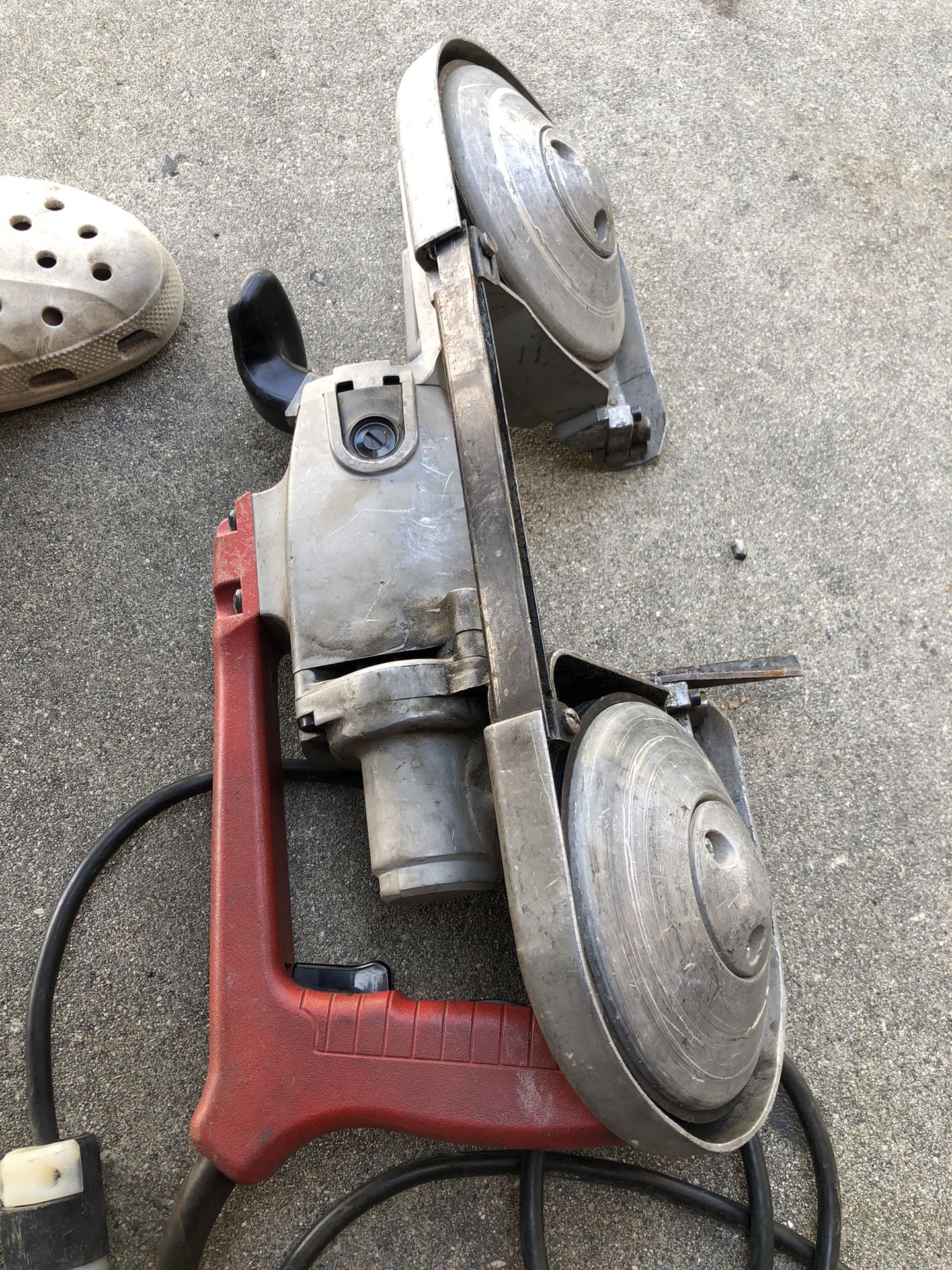 Heavy Duty Milwaukee 6225 Portable bandsaw