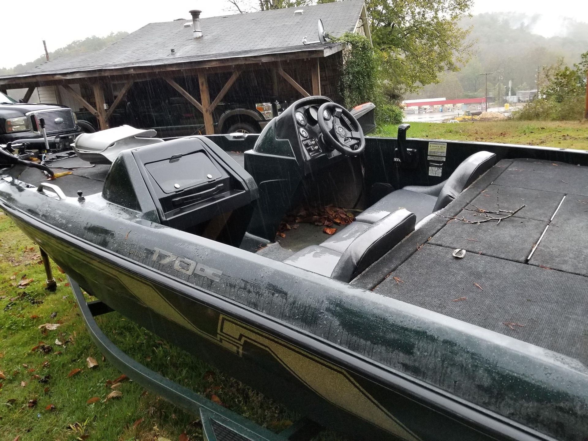 1996 nitro bass boat