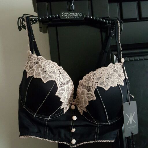 Kim Kardashian corset bra size 34C