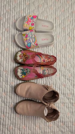 Girl shoes