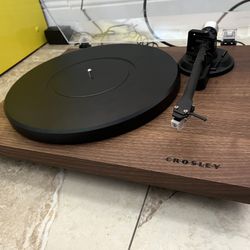 (1) Wood Finish Audiophile Turntable + Cover