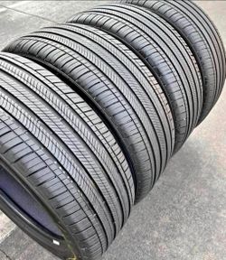 235 45 18 Michelin tires Con 80% de Vida Las 4