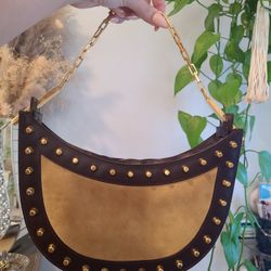 💕✨️Authentic Fendi Gold Studded Shoulder Bag! 💕✨️