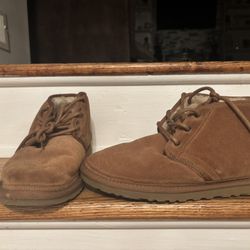 Men’s UGG Boot Size 9