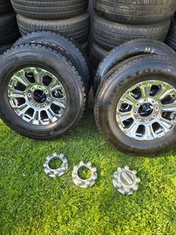Set wheels for f250  8lugs only 3 caps parts