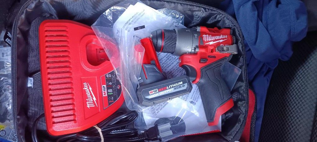 Milwaukee M12 Fuel Hammer Drill 
