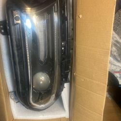 Dodge Charger Headlight (Passenger)