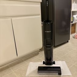 Tineco Vacuum & Wash (LIKE NEW - Used Once) Floor One S5 Extreme)