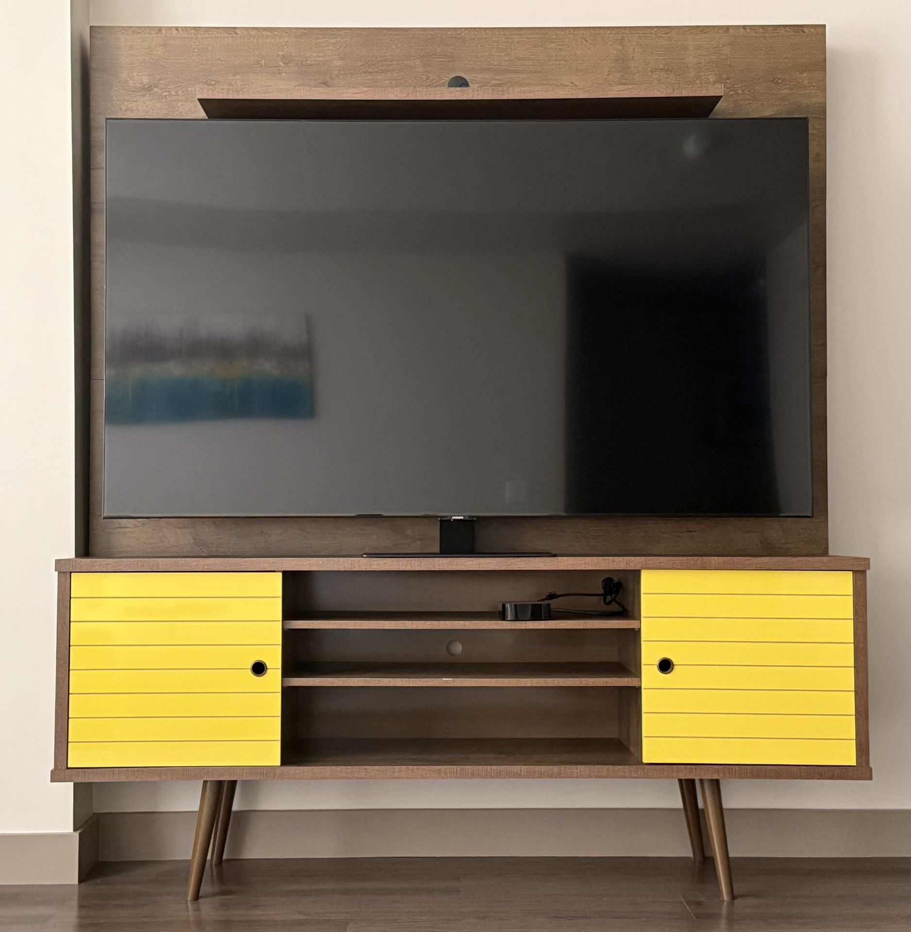 TV CONSOLE