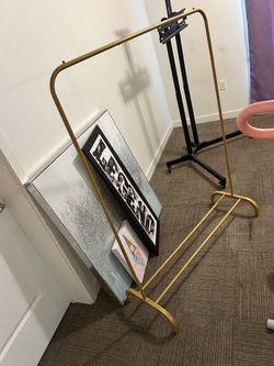 Free art and clothes rack