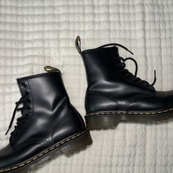 Dr. Martens 