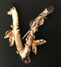 Vintage Sarah Coventry Brooch: Gold Bamboo Twig Initial "V