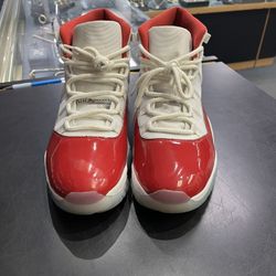 Men’s Gym Shoes Size 14 (841409-1)