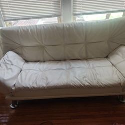 futon turns into a bed