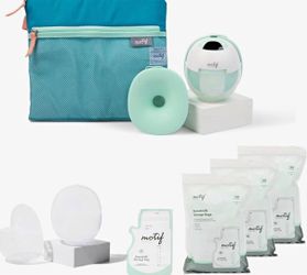 *BRAND NEW SEALED* Motif Aura Glow Hands-Free Wearable Breast Pump Kit w/ Bags