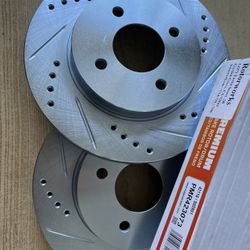 Nissan Versa 12-19 Front Drill Slot Rotors Ceramic Brake Pads