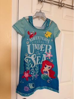 Girl’s Disney Store Ariel The Little Mermaid Nightgown Size 5/6