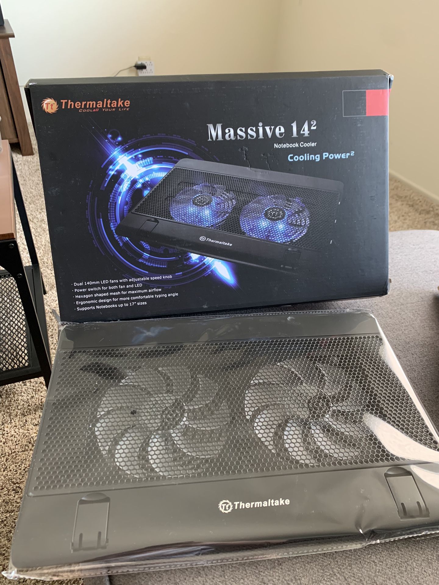 Massive 14² Notebook Cooler