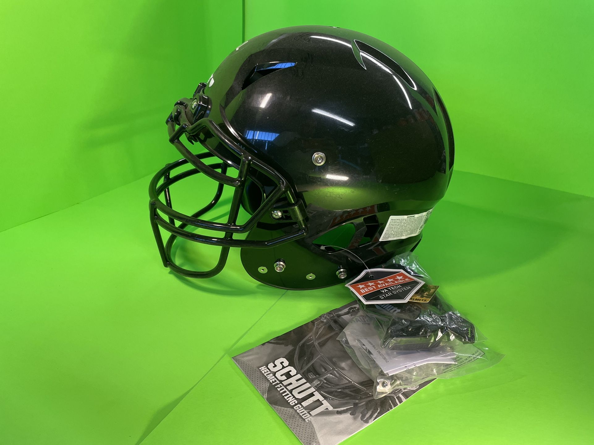 Schutt Vengeance Pro LTD Adult XL Football Helmet for Sale in Phoenix, AZ -  OfferUp