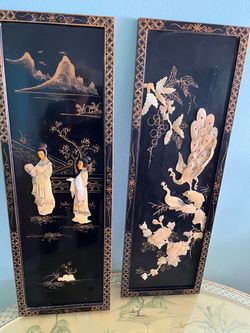 2 Wall decorations