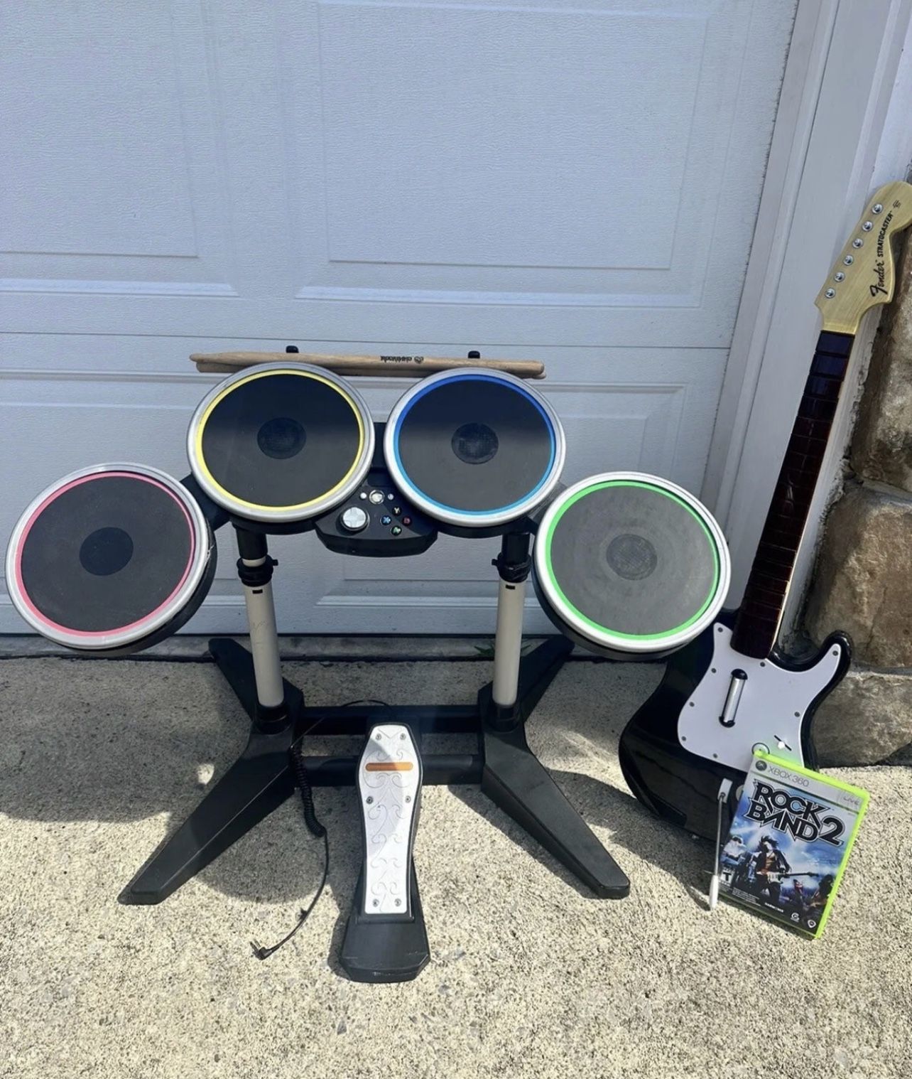 Xbox 360 Rock Band 2 Bundle with Drums Pedal Guitar Strap and Game TESTED