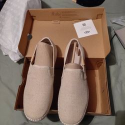 UGG Luciah Sz 9 Women