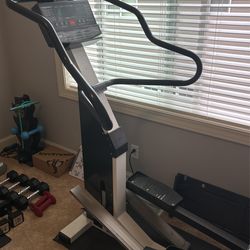 Precor EFX 544 Elliptical for Sale in Maple Valley WA OfferUp