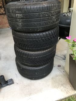 4 rims de 5 virlos. 2 llantas son nuevas ...255-35 -20 y 275-35-20 son dos diferentes medidas.