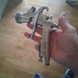 1.3 Iwata Spray Gun