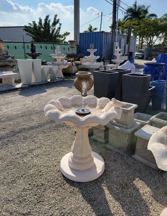 Concrete Birdbath / Cement Backyard Garden Outdoor Birdbath or Fountain or Planter Pot