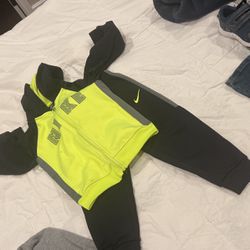 Nike Fleece Set