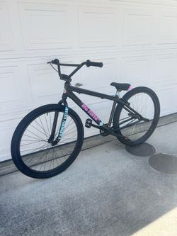 Pink & Blue Se bike 29'
