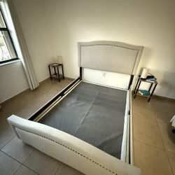 bed frame queen