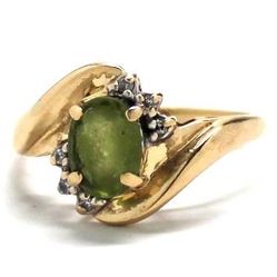 Ladies Peridot/14K Gold Birthstone Ring