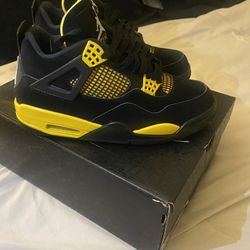 Jordan 4 Retro Thunder Size 8 Men