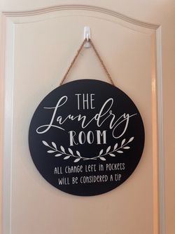 Farmhouse Laundry Room Sign – 15" Round Wall Decor