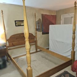 4 Poster QUEEN Pine Bed