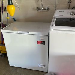 Frigidaire 7 Cubic  Feet Chest Large Big Freezer Like New
