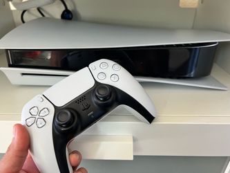 PS5 825g w controller $350