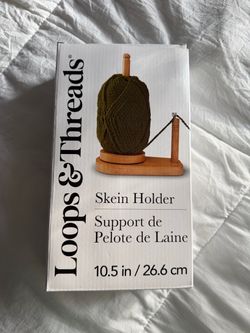 Loops & Threads Wooden Skein Holder