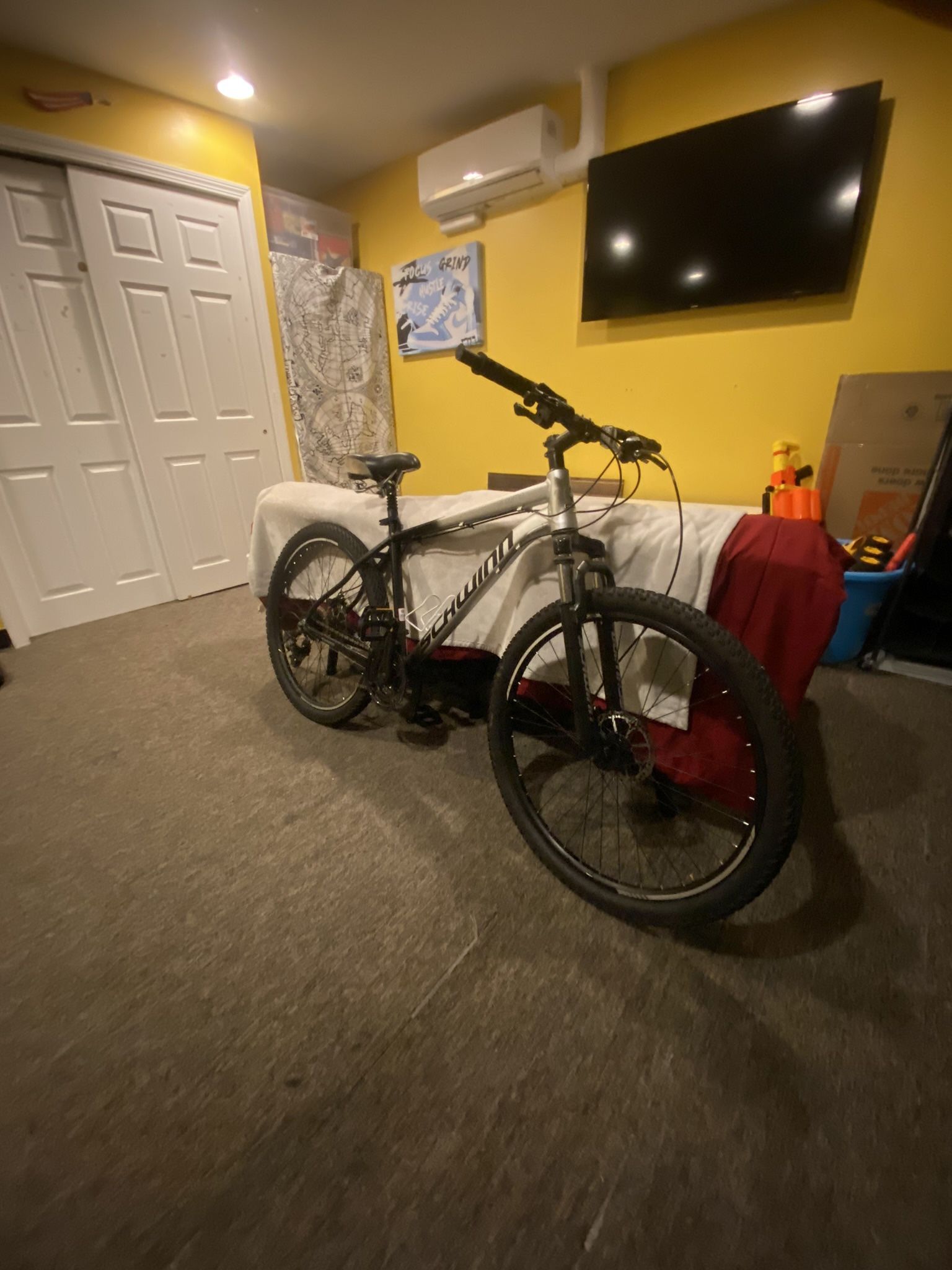 Schwinn 27.5 (READ DESC)
