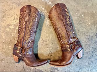 Junk Gypsy corral leather wester. Boots size 8