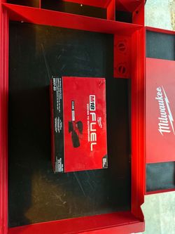 Milwaukee m18 fuel orbital sander