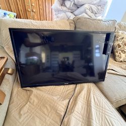 Toshiba 32” TV w/Remote