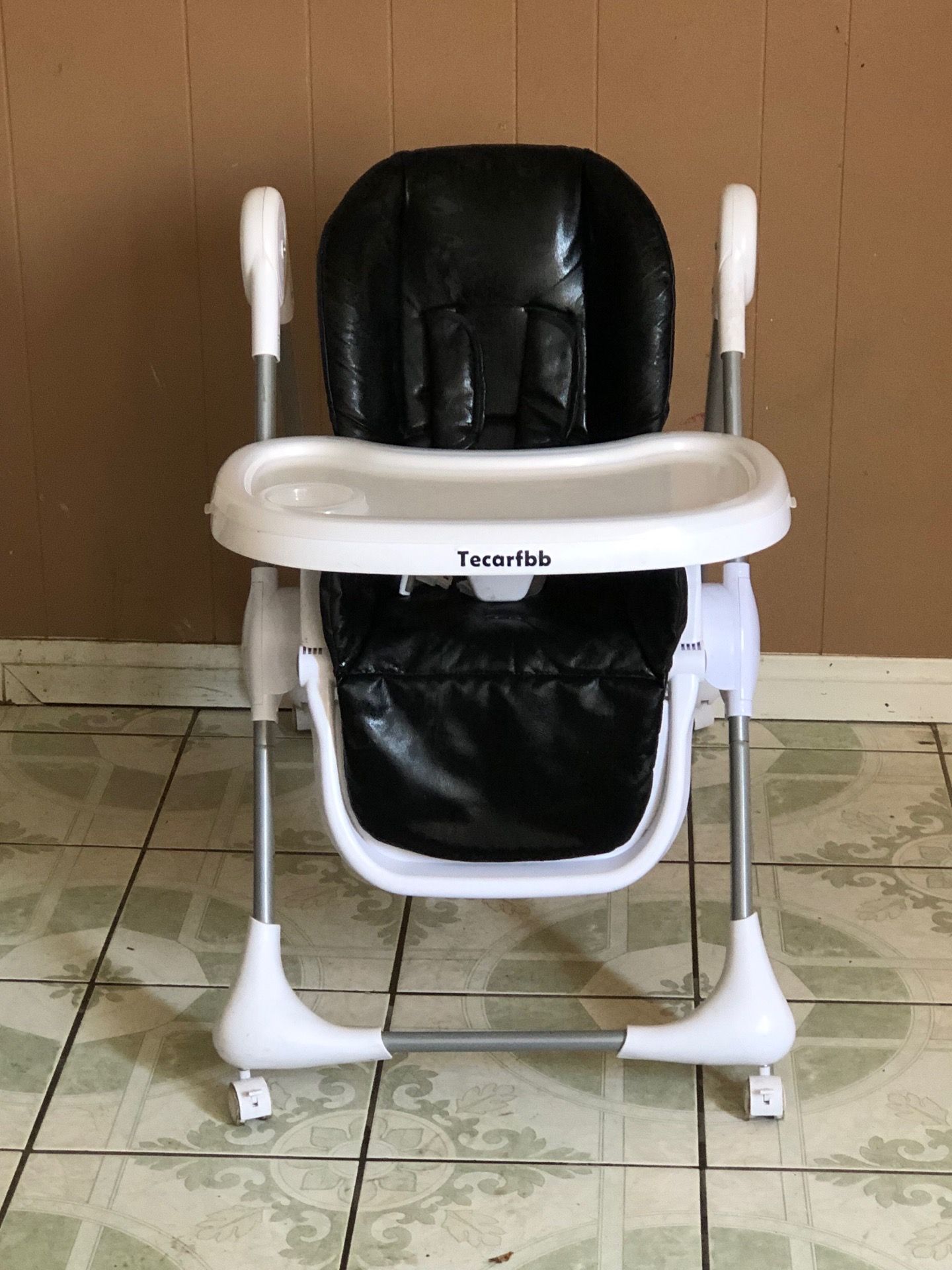 FOLDABLE BABY HIGH CHAIR!!!!